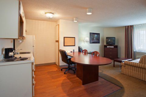 Sonesta Simply Pittsburgh Airport Hotel